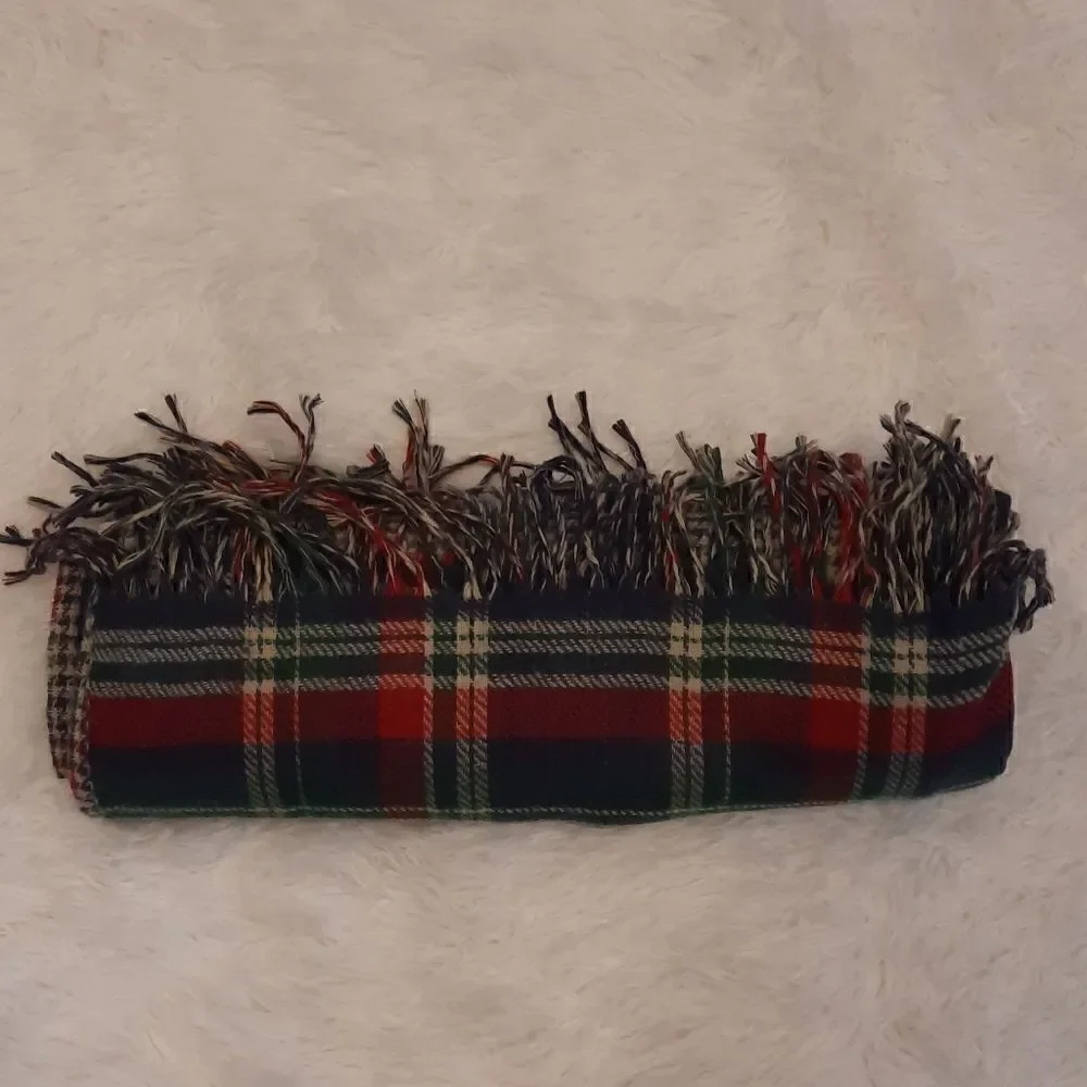 D&Y Plaid Scarf/Wrap/Throw